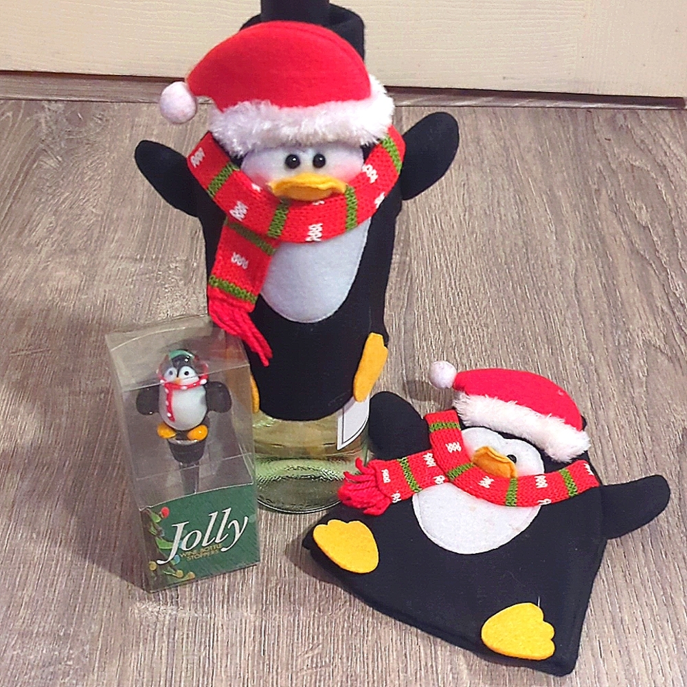 Pier 1 Imports Christmas Penguin Wine Gift Set NWT